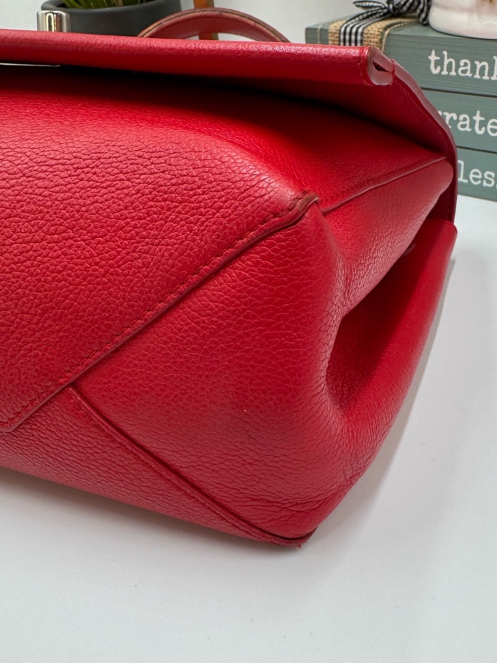 Louis Vuitton Lockme II Handbag – Rubis Red Grained Calfskin Silver Hardware - Picture 8 of 12